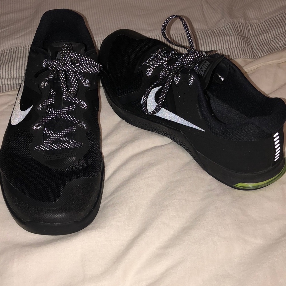 Black Metcon shoes